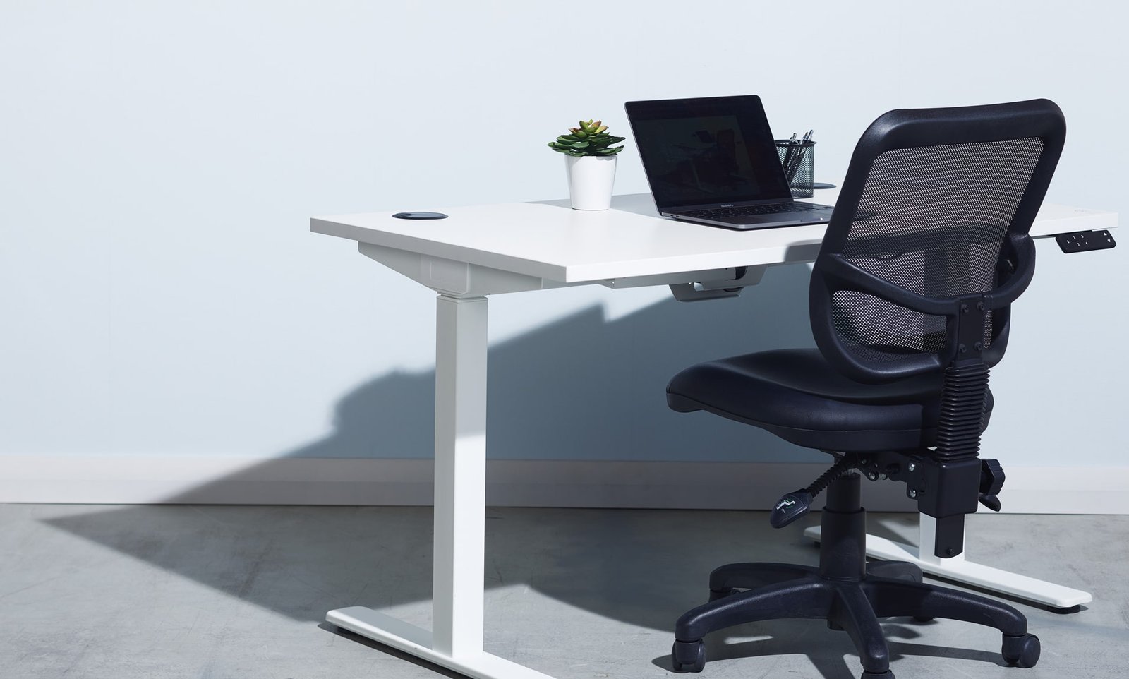 Desks & Workstations